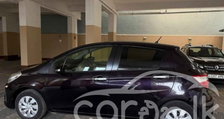 TOYOTA VITZ 2018