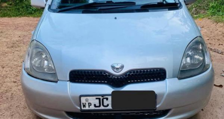 TOYOTA VITZ 2001