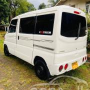 MITSUBISHI MINICAB 2000