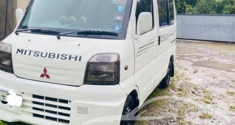 MITSUBISHI MINICAB 2000