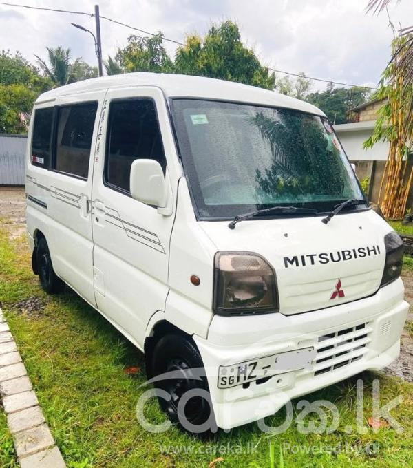 MITSUBISHI MINICAB 2000