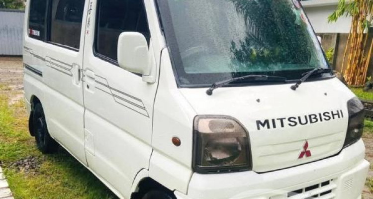 MITSUBISHI MINICAB 2000