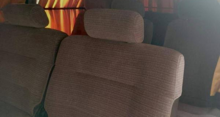 NISSAN CARAVAN 1995