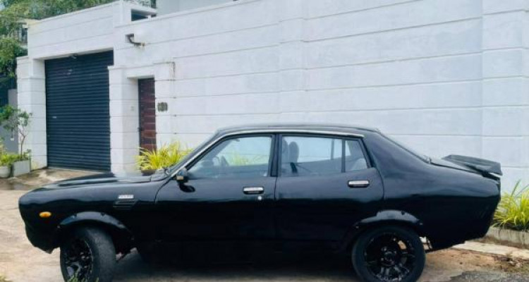NISSAN SUNNY B211 1978