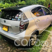 TOYOTA AQUA 2012