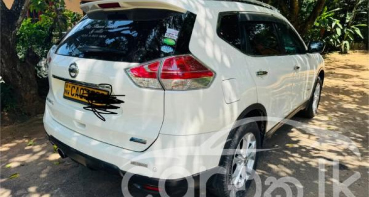NISSAN X TRAIL 2016