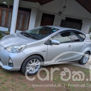 TOYOTA AQUA 2013