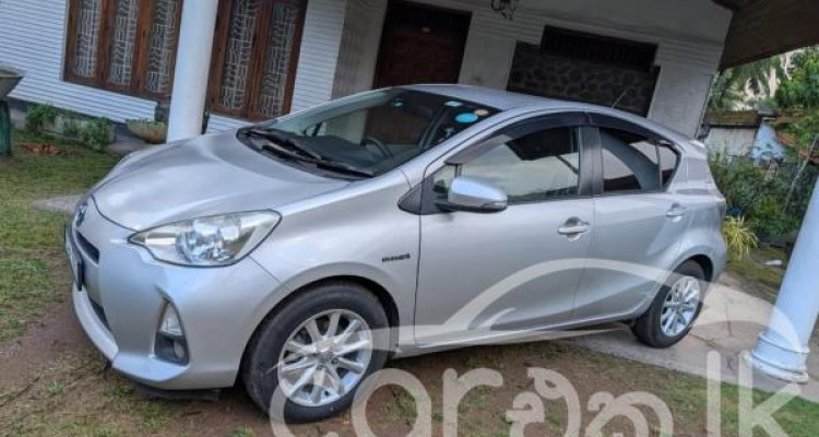 TOYOTA AQUA 2013