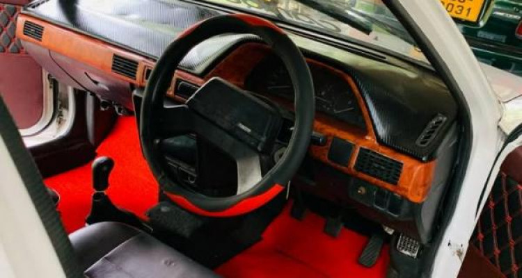 MAZDA FAMILIA 1993