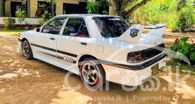 MAZDA FAMILIA 1993
