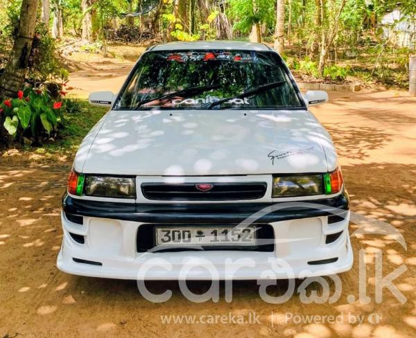 MAZDA FAMILIA 1993