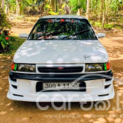 MAZDA FAMILIA 1993
