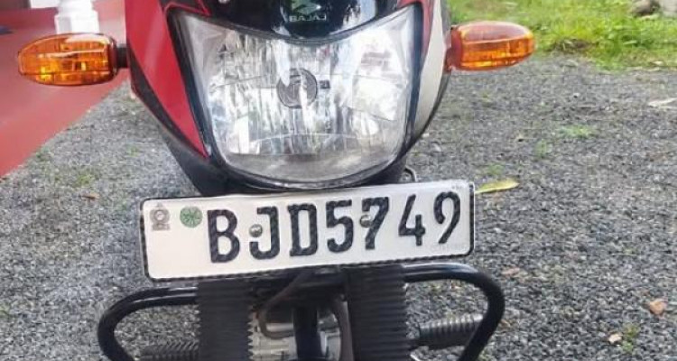 BAJAJ CT100 2023