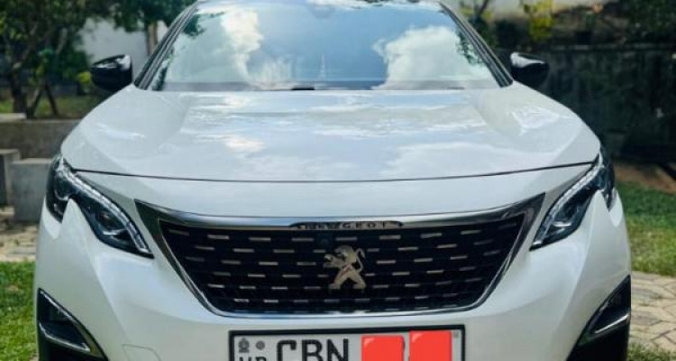 PEUGEOT 5008 2019