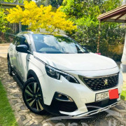 PEUGEOT 5008 2019