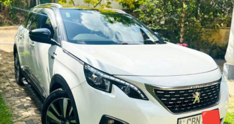 PEUGEOT 5008 2019