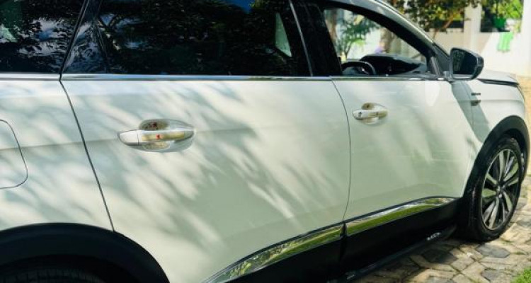 PEUGEOT 5008 2019