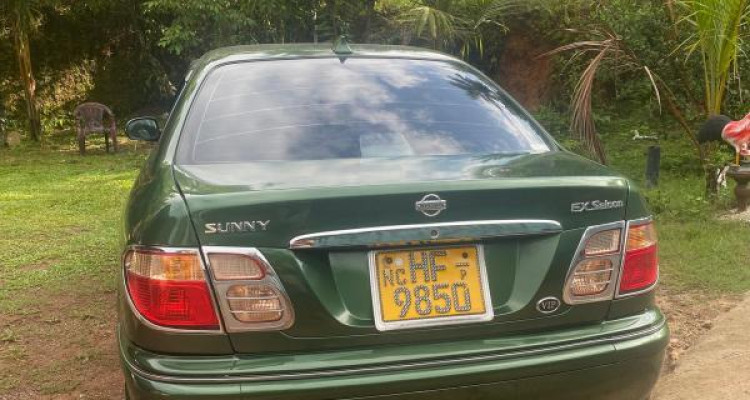NISSAN SUNNY 2000
