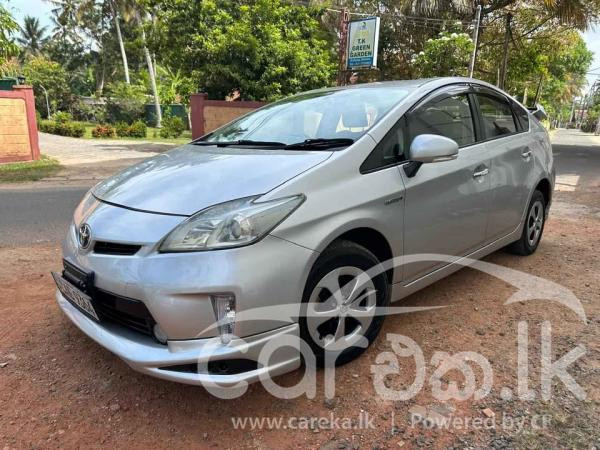TOYOTA PRIUS 2014