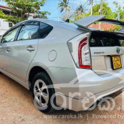 TOYOTA PRIUS 2014