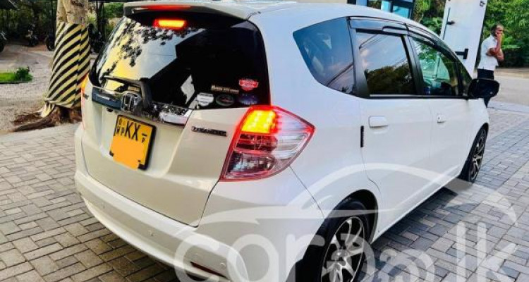 HONDA FIT GP1 2011