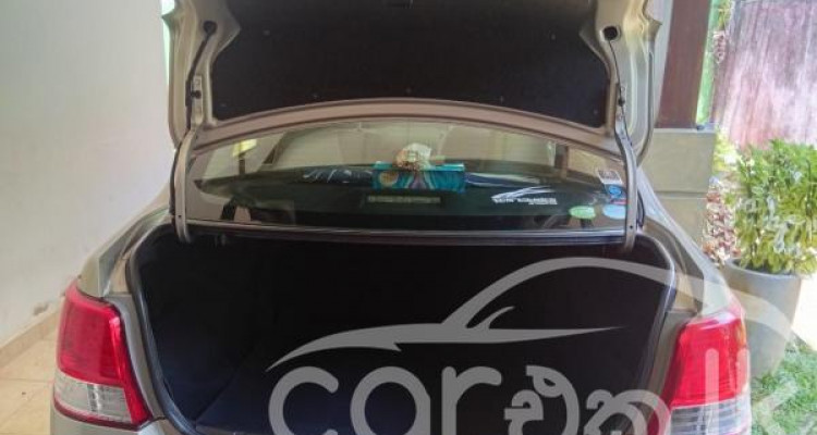 TOYOTA AXIO 2012