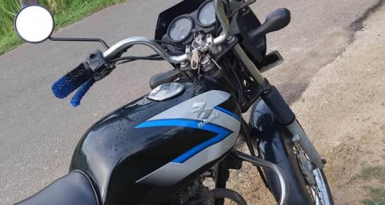 BAJAJ CT100 2011