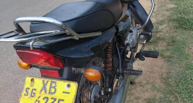 BAJAJ CT100 2011