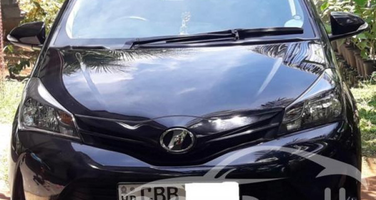 TOYOTA VITZ 2016