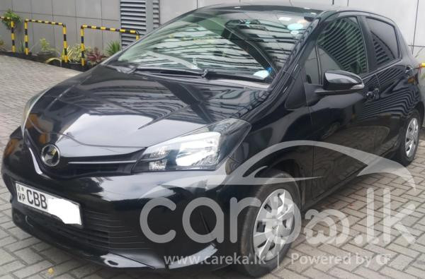 TOYOTA VITZ 2016
