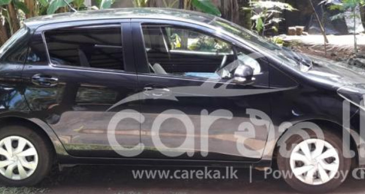 TOYOTA VITZ 2016