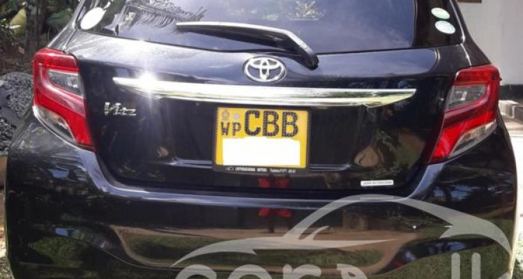 TOYOTA VITZ 2016