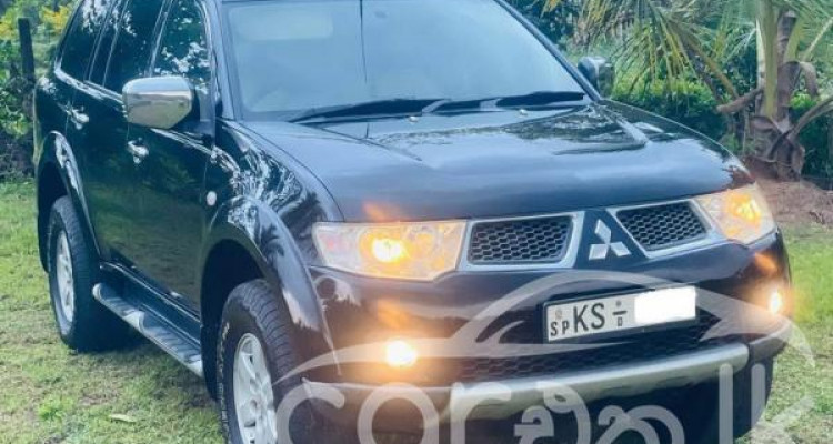 MITSUBISHI MONTERO SPORT 2011