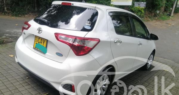 TOYOTA VITZ 2018