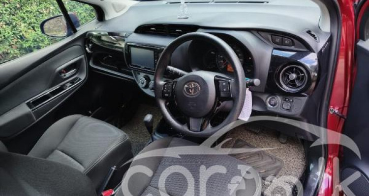 TOYOTA VITZ 2019