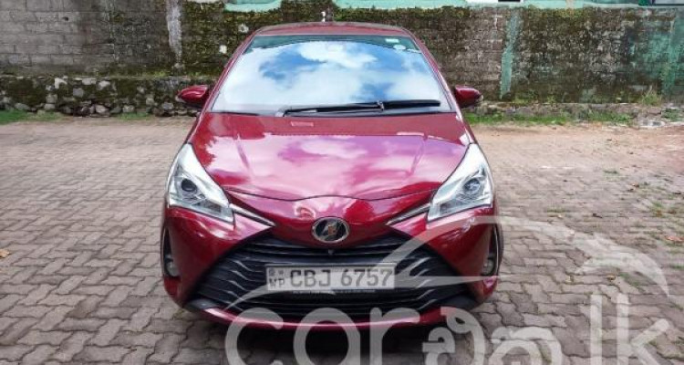 TOYOTA VITZ 2019