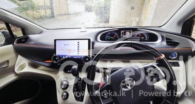 TOYOTA SIENTA 2018