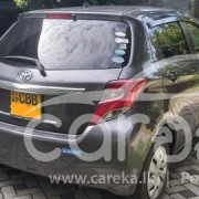TOYOTA VITZ 2015