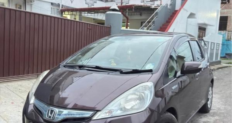 HONDA FIT GP1 2012