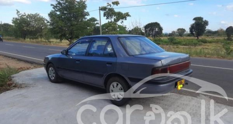 MAZDA FAMILIA 1990