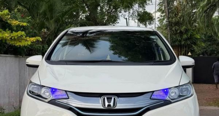 HONDA FIT GP5 2013