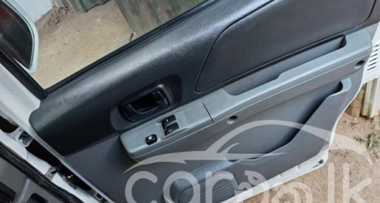 MITSUBISHI MINICAB 1999