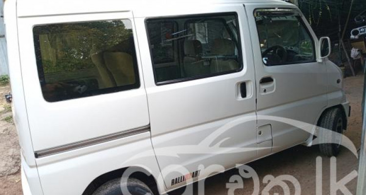 MITSUBISHI MINICAB 1999