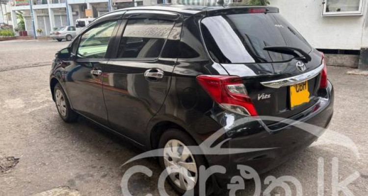 TOYOTA VITZ 2016