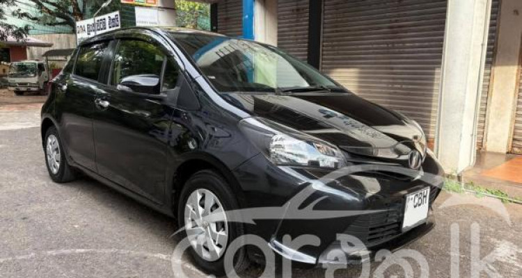 TOYOTA VITZ 2016