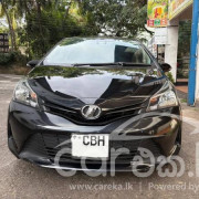TOYOTA VITZ 2016