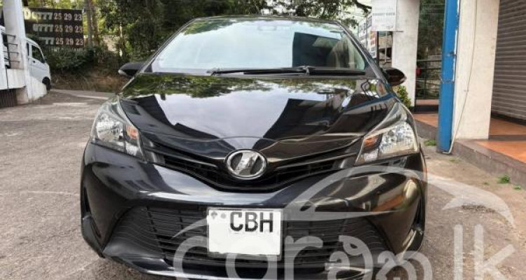 TOYOTA VITZ 2016