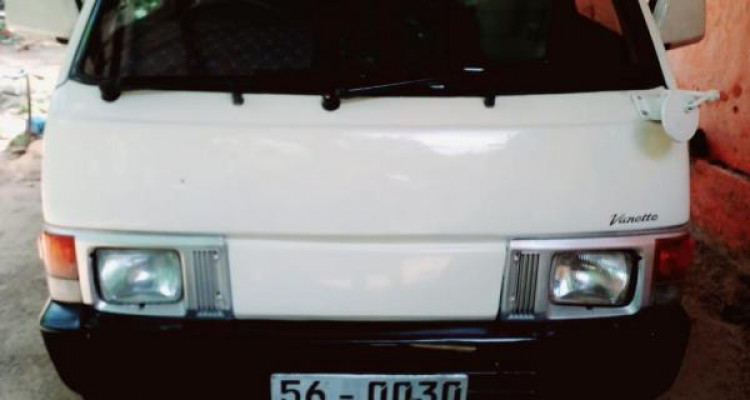 NISSAN VANETTE 1989