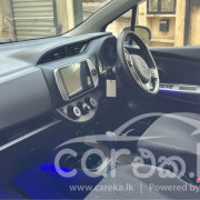 TOYOTA VITZ 2015