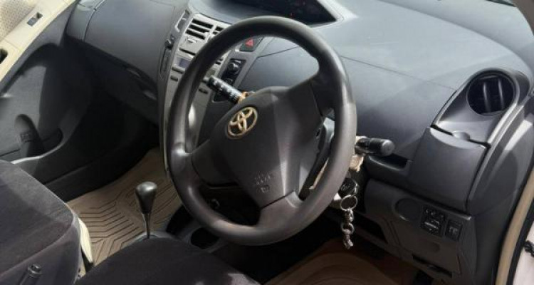 TOYOTA VITZ 2007
